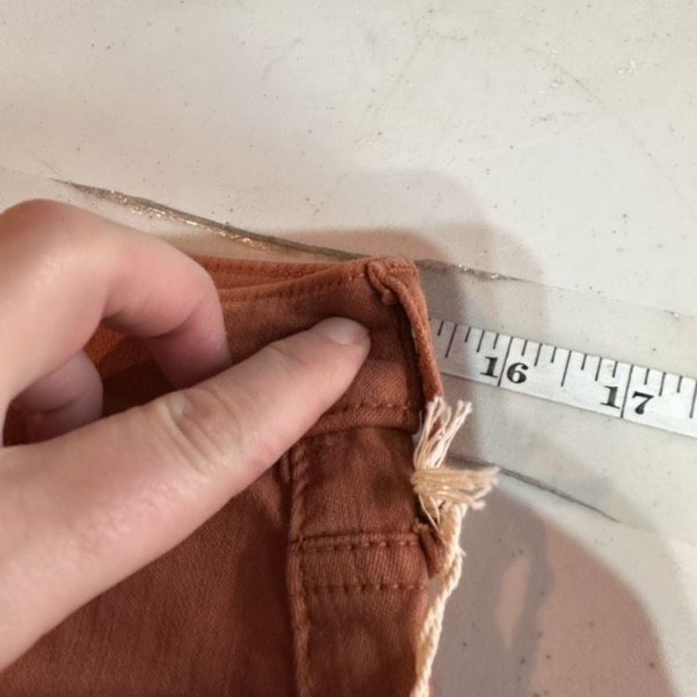 NWT Universal Thread Hi Rise Midi Smooth & Sculpts Shorts Size 6 4” burnt orange - Picture 7 of 10